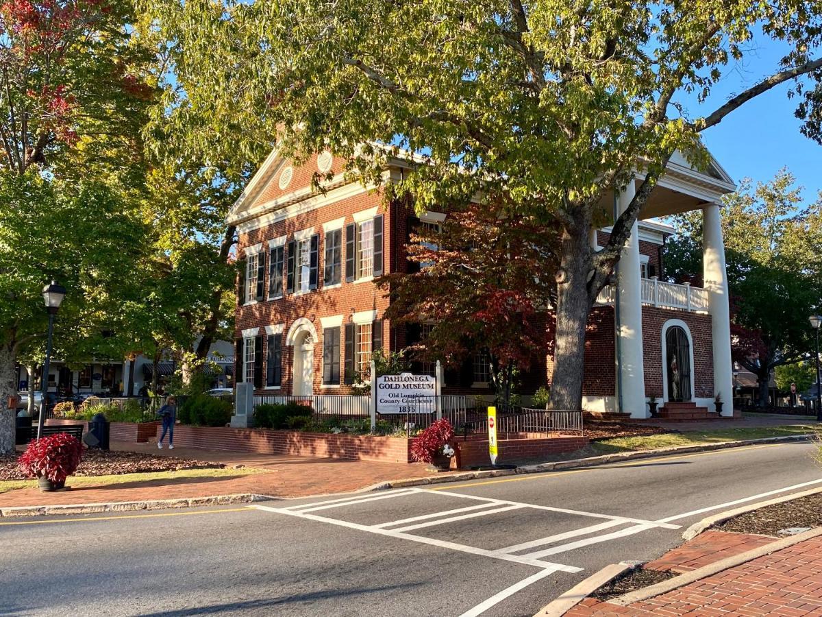 Holiday Inn Express & Suites - Dahlonega - University Area By Ihg Extérieur photo